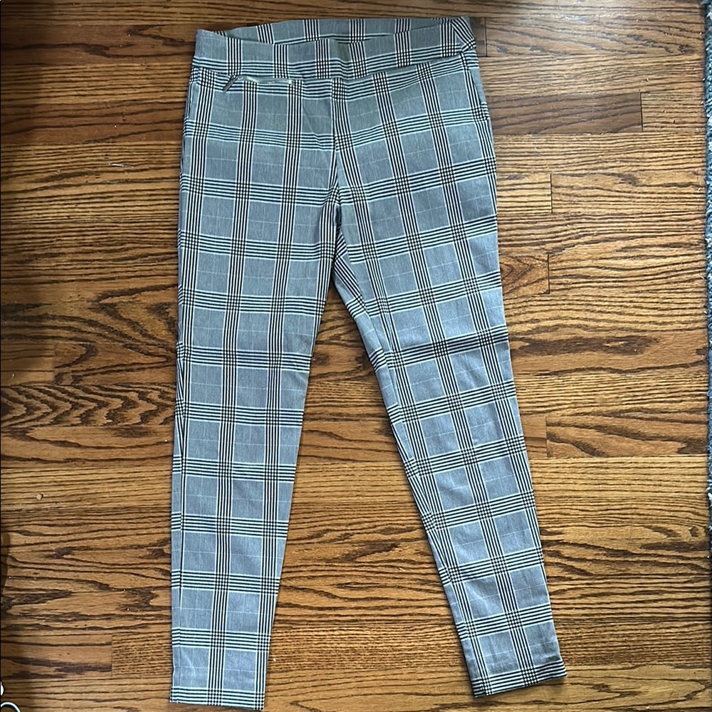 Calvin Klein Gray Jeggings with Modern Style